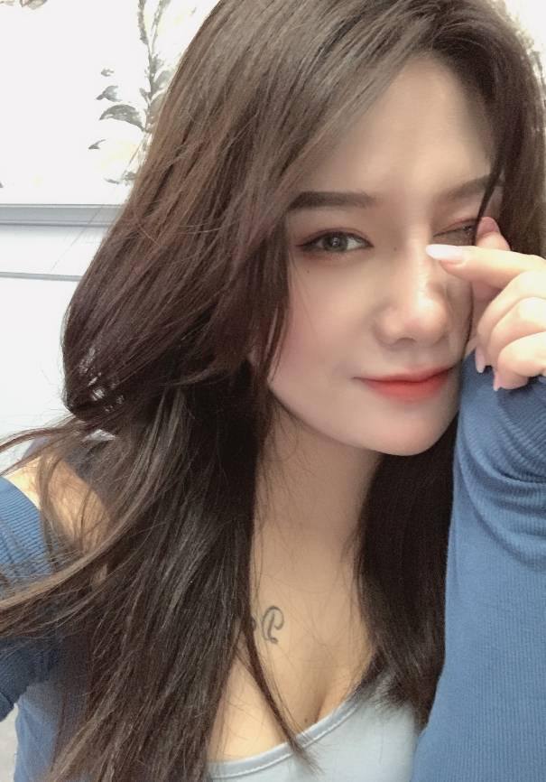 气质十足的水多女